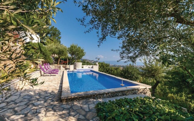 Stunning Home in Klis With Wifi and 3 Bedrooms