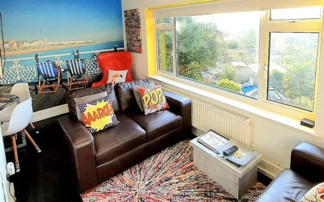3 Bed House Stunning Views And Free Parking