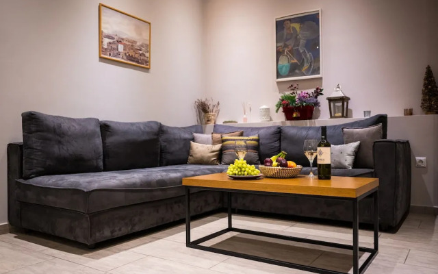 Acropolis Suites
