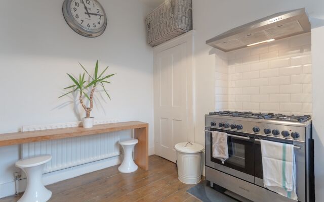 2 Bedroom Flat In Fantastic Location