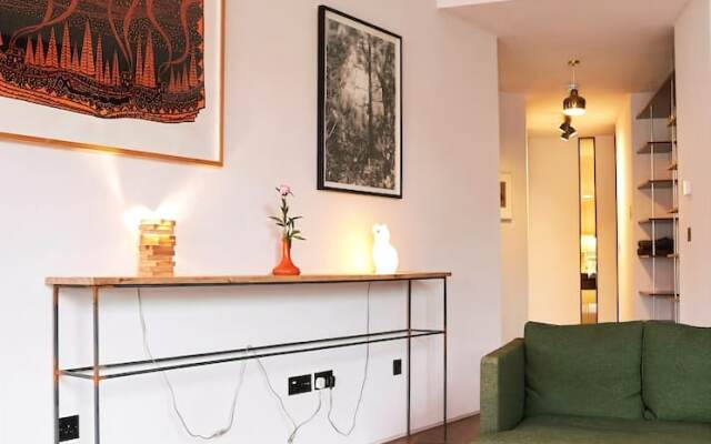 3-bed Flat w/ 2 Terraces in Hackney East London