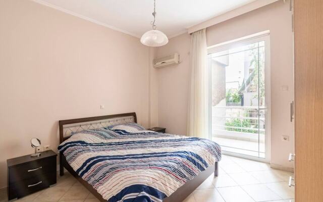 "whole House in Kolonos, Centre of Athens"