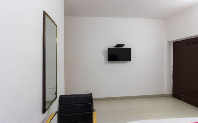 OYO 8951 Hotel Royal Regency