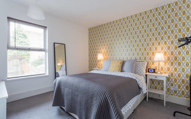 Ashton House, Luton - inhabit short stays