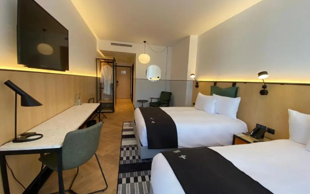 MET Hotel