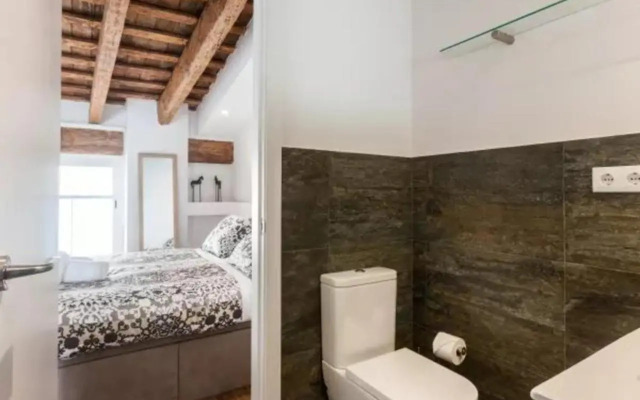 Center-2Br, 2Ba-Attic-Terrace,View, Wi-Fi, A/C