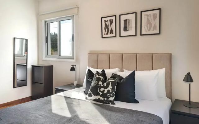 Phaedrus Living Evergreen City Flat