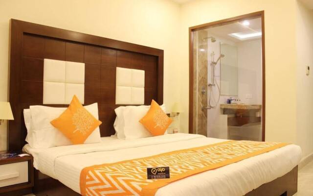 OYO Premium MG Road Trinity