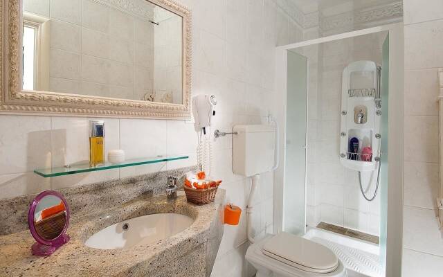 Mayflower Beach Hotel