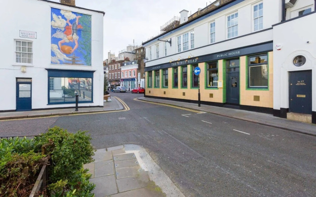 Redcliffe Square XII by Onefinestay