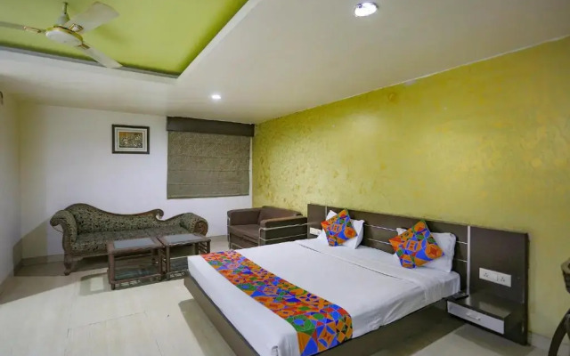 OYO 78257 Flagship Hotel Midland