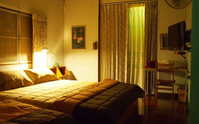 Chommuang Guest House