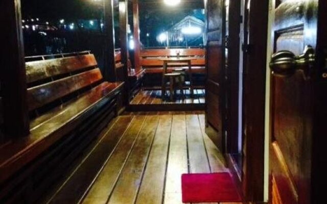 Bann Mai Sai Mhog Khao Kho