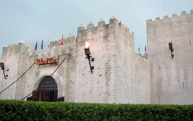 Private Pool Workspace Near All Attractions