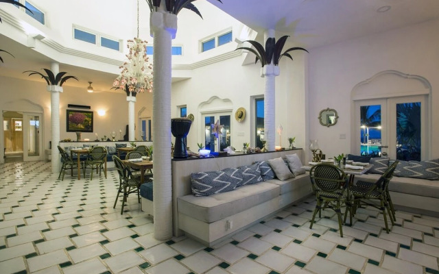 La Bougainvillea Estate 12 Bedroom Duplex