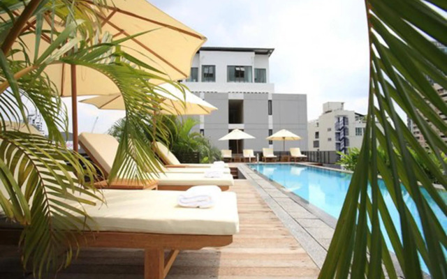 Cabochon Hotel & Residence