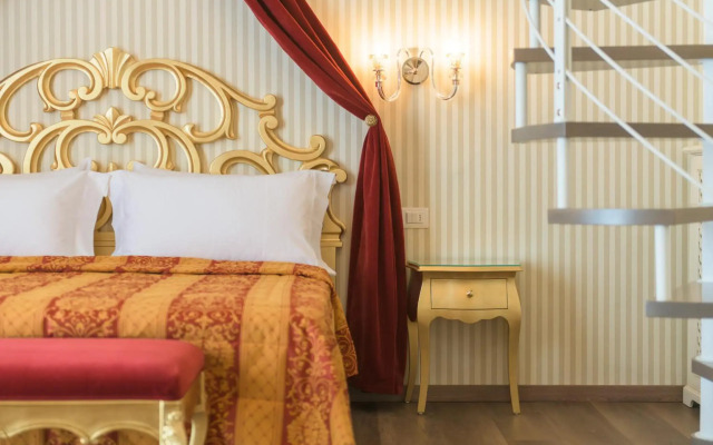 Hotel Regina Del Garda Suite