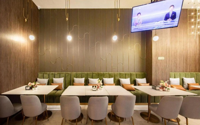 Crystal Orange (Bihaiwan, Shenzhen Bao'an Airport)