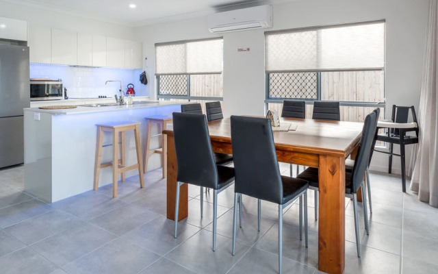Blue Lagoon Villa A in Trinity Beach