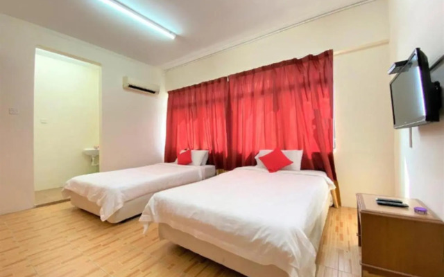 B Hotel
