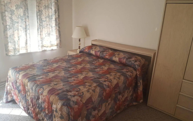Rainbow Motor Inn