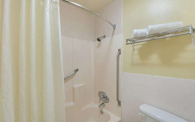 Motel 6 Livingston, TX