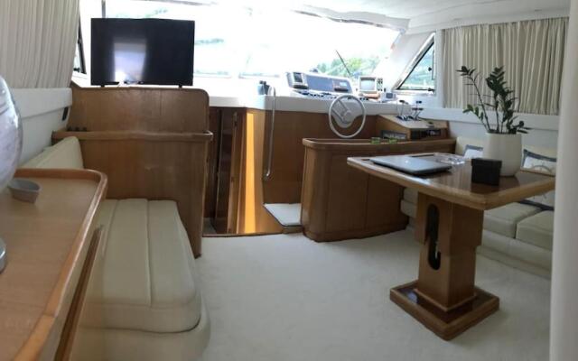 Motor yacht 45', 3 Cabins, 2 WC