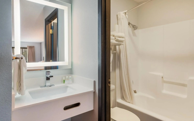 Red Lion Inn & Suites Ontario