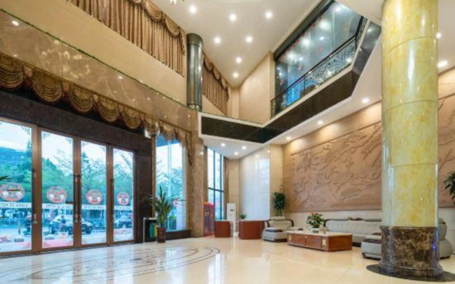 Liangde Hotel (Shenzhen Shajing Houting Subway Station)