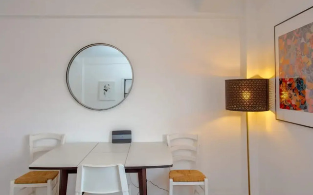 Contemporary 2 Bedroom Flat in Bayswater