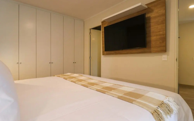 w Prestigious 3BR w Great Balcony in Miraflores