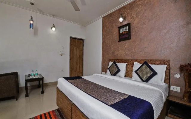 OYO 7655 Om Paradise Hotel