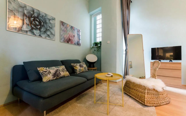 Kaz 28 Studio In The Heart Of Party District.