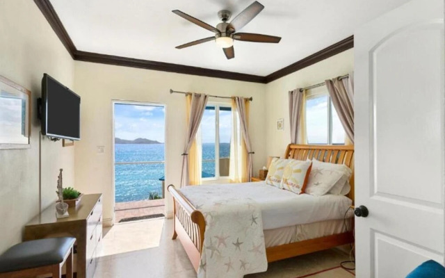 Sunny Vacation Villa 96