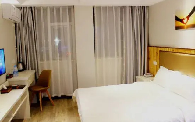 Danyang Donghua Express Hotel