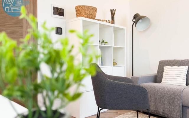 Basovizza 3 Alessandro Tirabora Short Rent