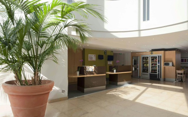 B&B HOTEL Lyon Centre Part-Dieu Gambetta - Image 2