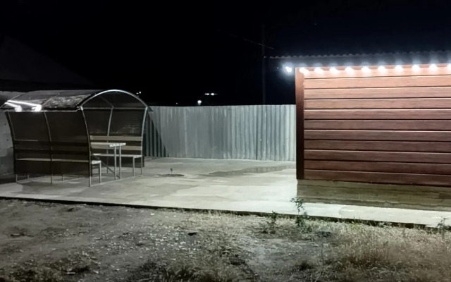 Домик у обрыва