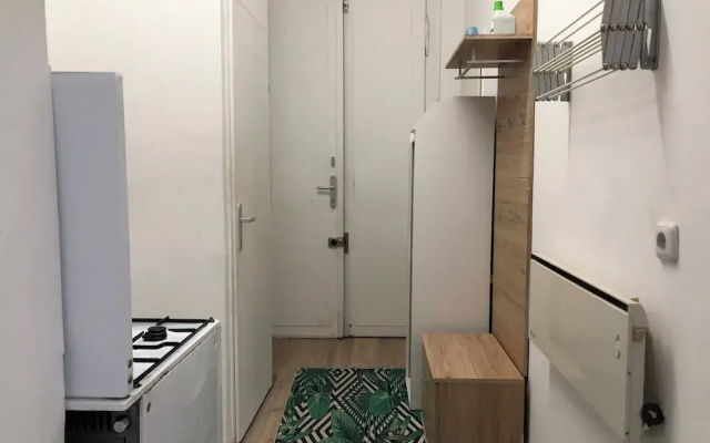 Charming 1BR Apt With Garden Danube
