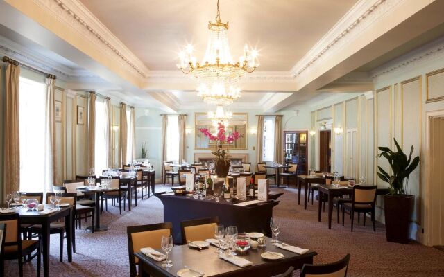 Bush Hotel Farnham