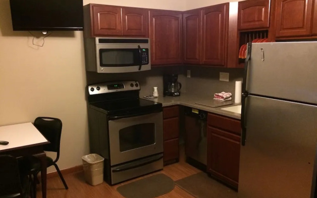 East Hills INN and SUITES