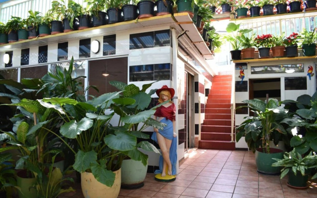 Unique Studio Apartment near Eastlakes