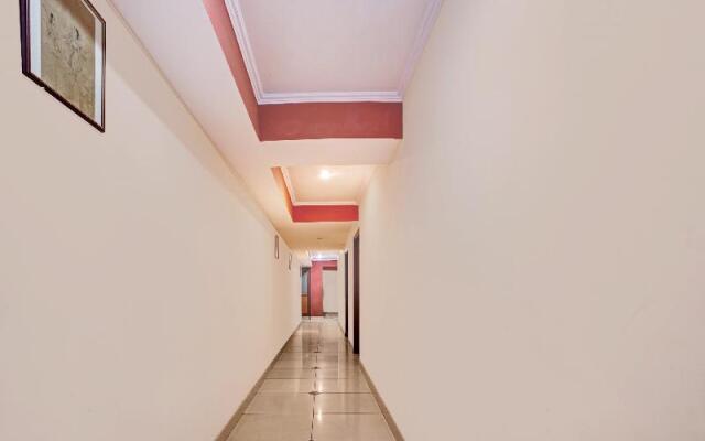 Collection O 81898 Hotel Grand Inn