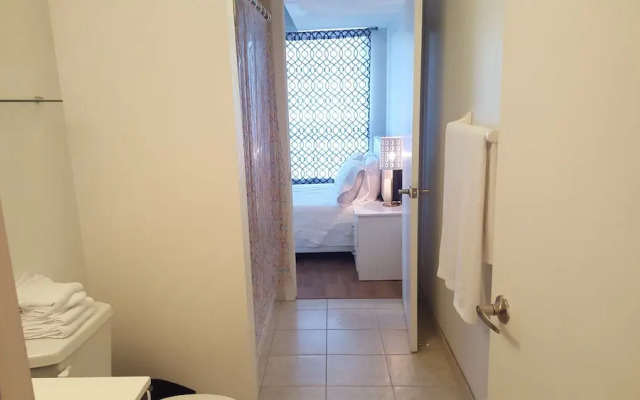Lavish Suites- New Two Bedroom - Amazing CN Tower View