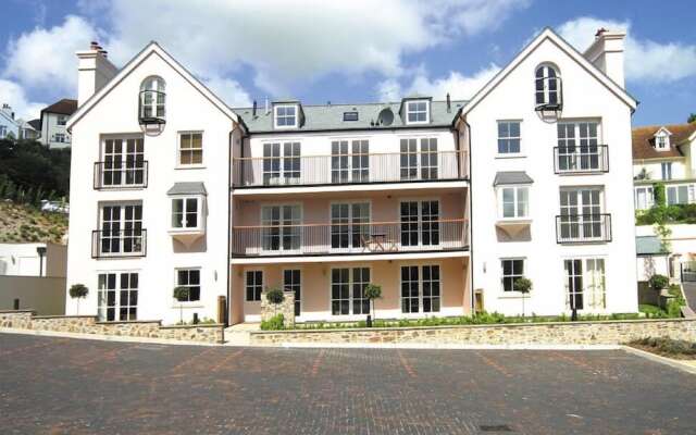 6 Combehaven