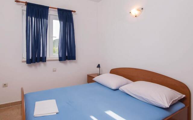 Amazing Apartment in Kuciste-perna With 2 Bedrooms and Wifi