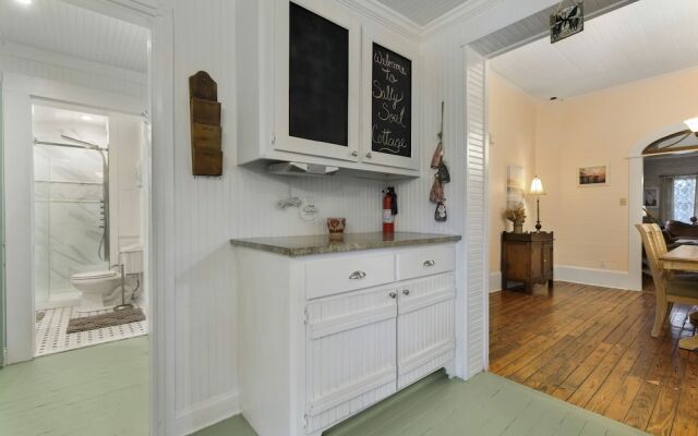 Carroll House Cottages