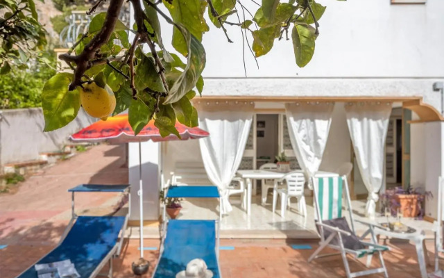 Casa in Villa a Mondello-700m Dal Mare