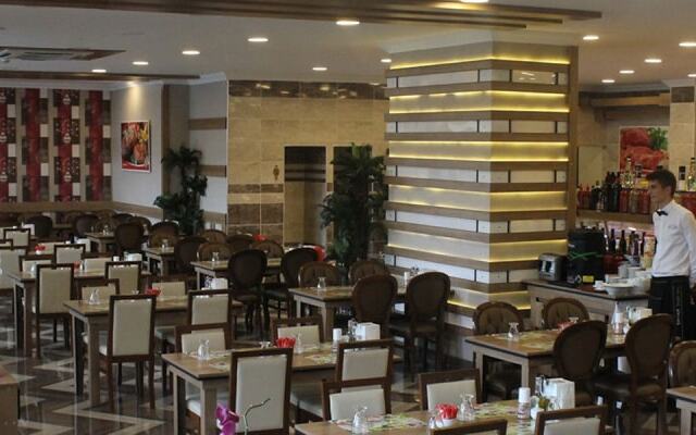 EMSA Palace Hotel