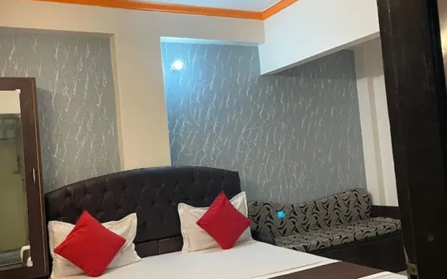 Goroomgo Temple City guest house
